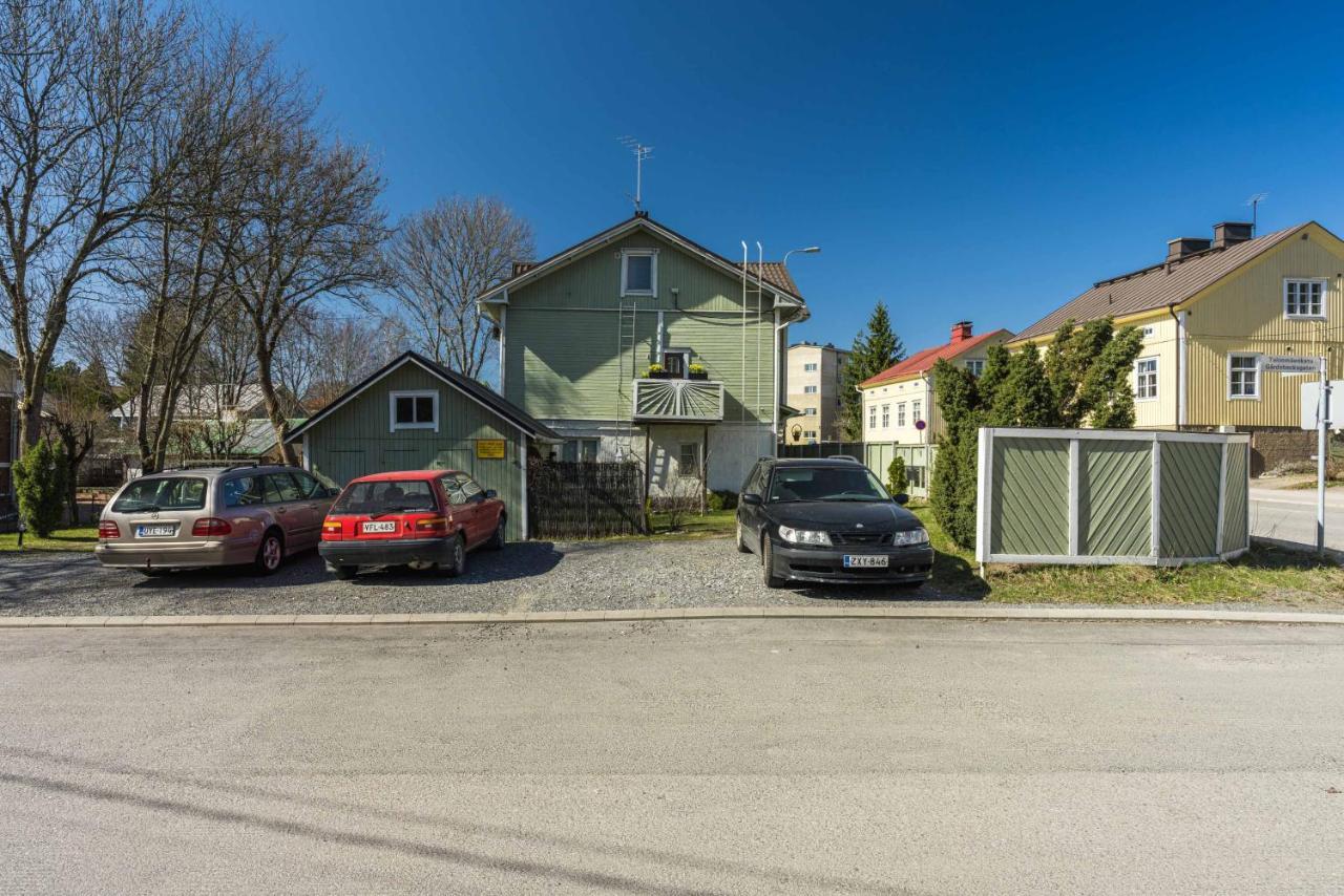Newly Renovated Apartment In A Woodenhouse From 1910 In Martti! Turku Buitenkant foto