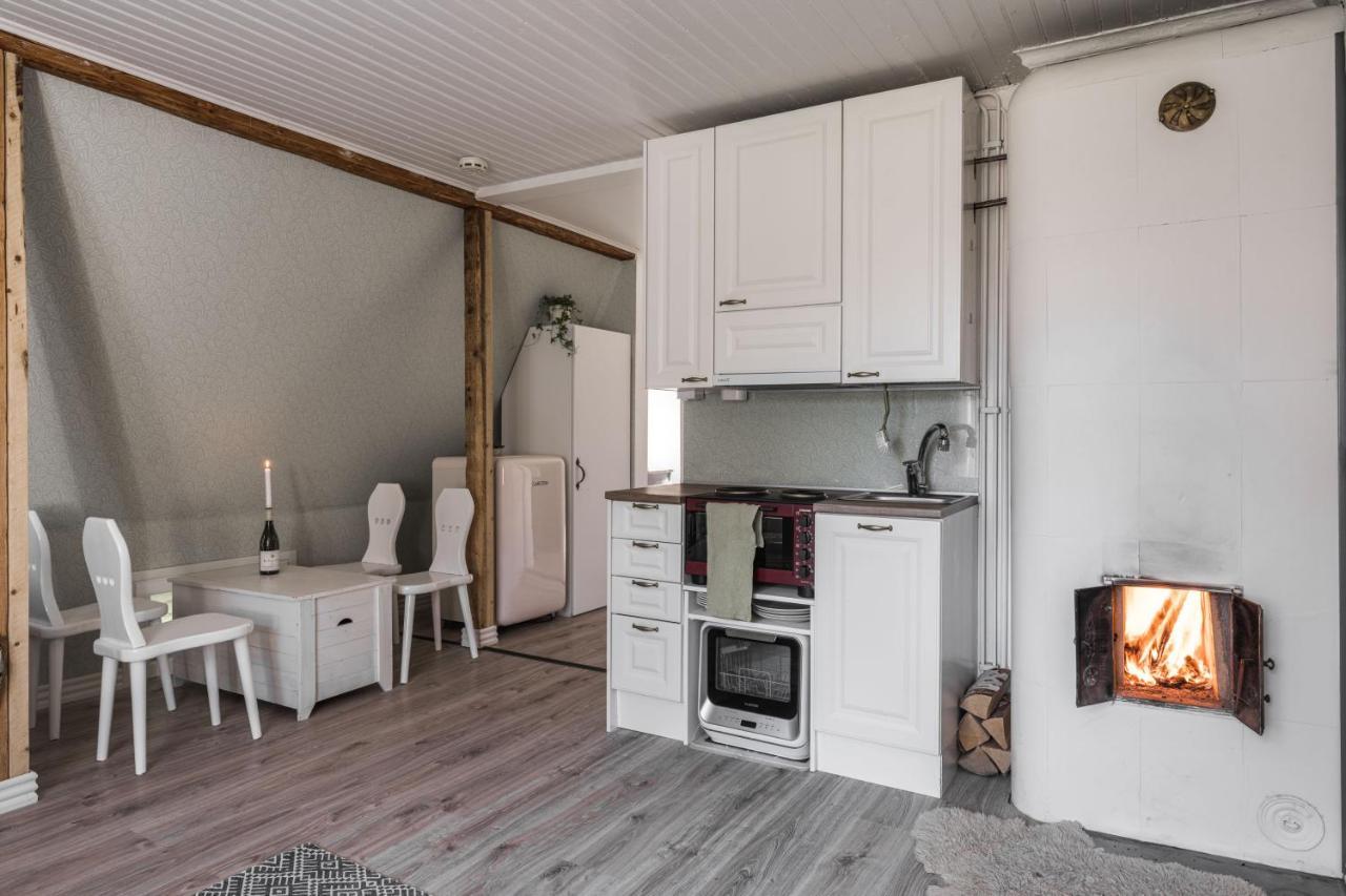 Newly Renovated Apartment In A Woodenhouse From 1910 In Martti! Turku Buitenkant foto